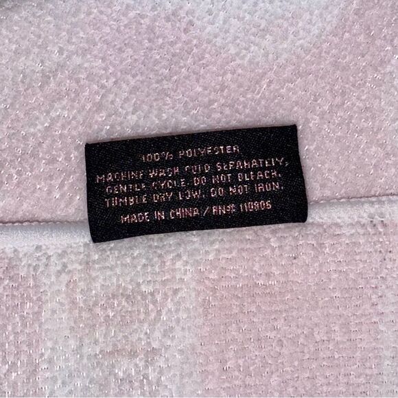 Juicy Couture Pink & White Bone Print Microfiber Pet Dog Cat Bath Towel Blanket - Picture 10 of 10